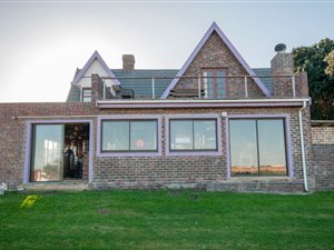 5 Bed House in Bettys Bay