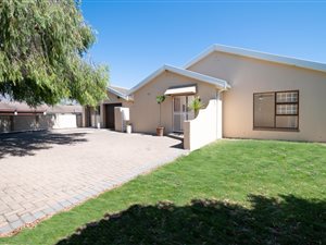 3 Bedroom House in Tokai