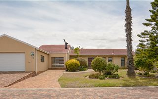 4 Bedroom House in Duynefontein
