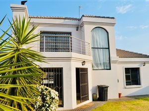 3 Bed House in Amberfield