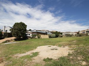 561 m² Land available in Plettenberg Bay