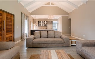 5 Bedroom House in Kraaibosch
