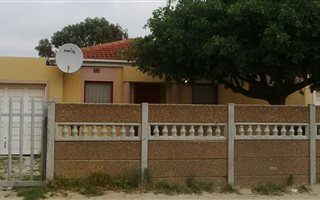 2 Bedroom House in Malibu Village
