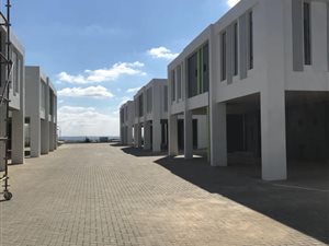 296 m² Industrial space in Clayville