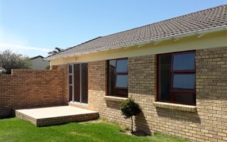 3 Bedroom Townhouse in Lorraine