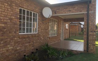 3 Bedroom Townhouse in Sunair Park