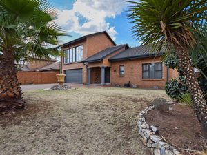 4 Bed House in Middelburg South