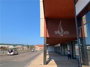 120 m² Office Space in Point Waterfront