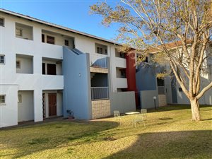 2 Bed Townhouse in Groenkloof