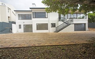 5 Bedroom House in Fish Hoek