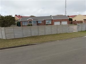 2 Bedroom House in Dana Bay