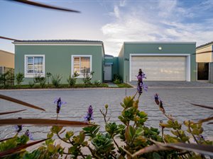 3 Bed Townhouse in Westbrook