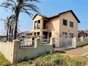 3 Bed House in Woodlands