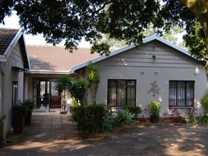 4 Bed House in Winston Park