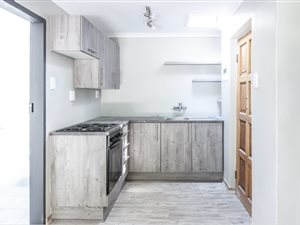 Studio apartment in Auckland Park