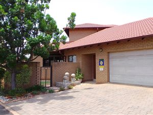 4 Bed Townhouse in Equestria