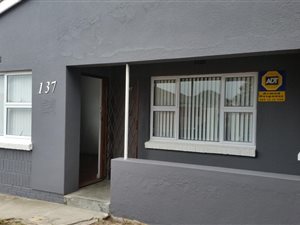 2 Bed Townhouse in Grassy Park