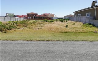 500 m² Land available in Pearly Beach