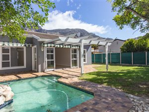 3 Bed House in Lakeside