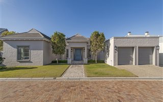 3 Bedroom House in Fernkloof