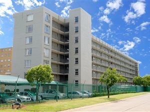 3 Bed Apartment in Queenswood