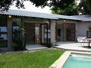 3 Bed House in Mill Hill