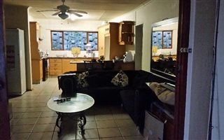 2 Bedroom House in Palm Beach