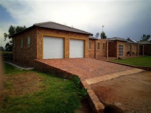 3 Bedroom House in Petit