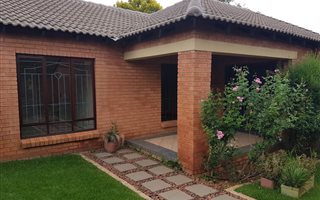 3 Bedroom Townhouse in Boardwalk Meander