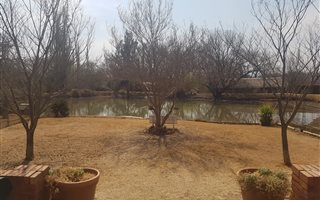2 Bedroom Garden Cottage in Mooiplaats AH