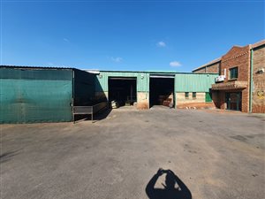 932 m² Industrial space in Gateway Industrial Park