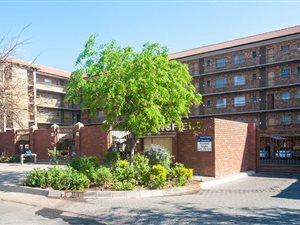 2 Bed Apartment in Eloffsdal
