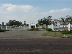 4 ha Land available in Eldorette