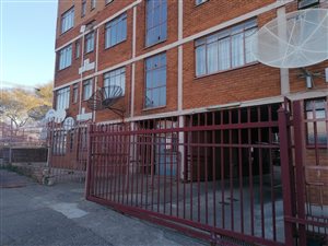 2 Bed Apartment in Laudium