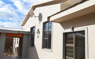 3 Bedroom House in Ladismith