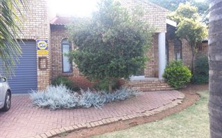 3 Bedroom House in Geelhoutpark