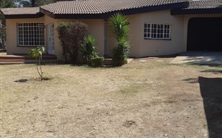 2 Bedroom House in Kyalami AH