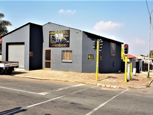 Commercial space in Alberton