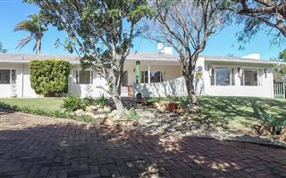 3 Bedroom House in Robberg