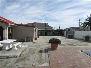 4 Bed House in Avondale