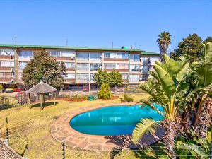 1.5 Bed Apartment in Rhodesfield