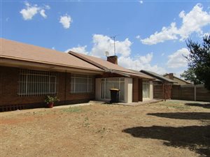 3 Bed House in Three Rivers North