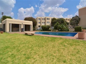 2 Bed Flat in Weltevreden Park