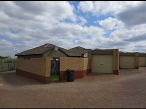 2 Bed Simplex in Halfway House