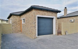 2 Bedroom Townhouse in Lorraine