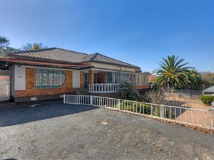 10 Bed House in Cyrildene