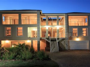 6 Bed House in Pezula Golf Estate