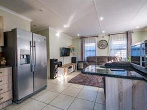 3 Bed Townhouse in Leopards Rest Security Estate