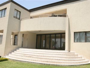 4 Bedroom House in Waterkloof