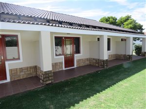 2 Bed Apartment in Keurboomstrand